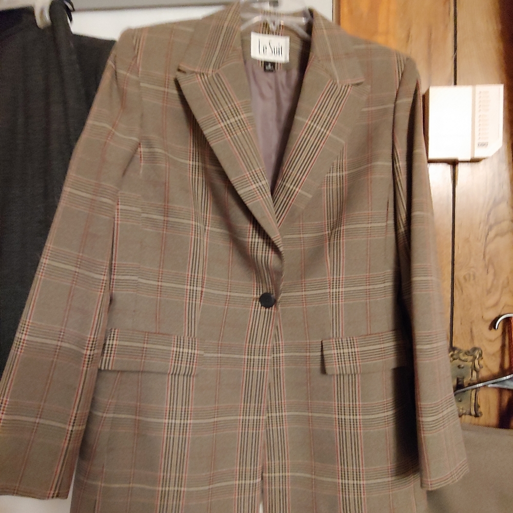 Tan plaid beautiful suit